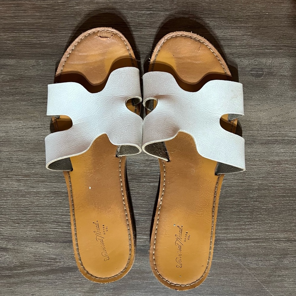 Bundle of 2 sandals